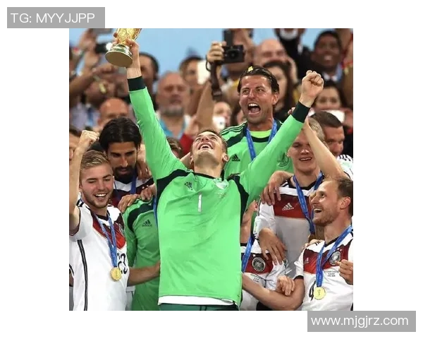 德国足球明星长脸的魅力与风格解析探讨 德国足球明星长脸的魅力与风格解析探讨