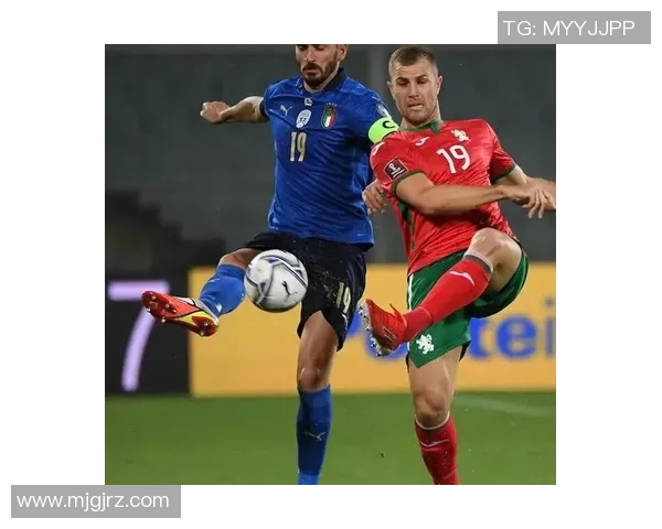 意大利足球明星在赛场上展现精彩瞬间的拖地图片集锦 意大利足球明星在赛场上展现精彩瞬间的拖地图片集锦