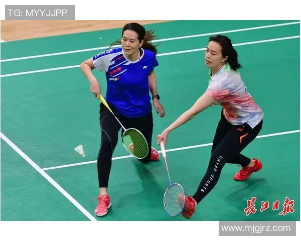 武汉羽毛球队与成都羽毛球队赛后复盘分析团队配合与战术执行的关键因素