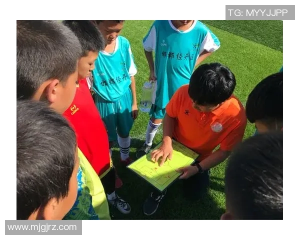 足球明星归乡之旅揭示家乡情怀与梦想追寻的故事 足球明星归乡之旅揭示家乡情怀与梦想追寻的故事