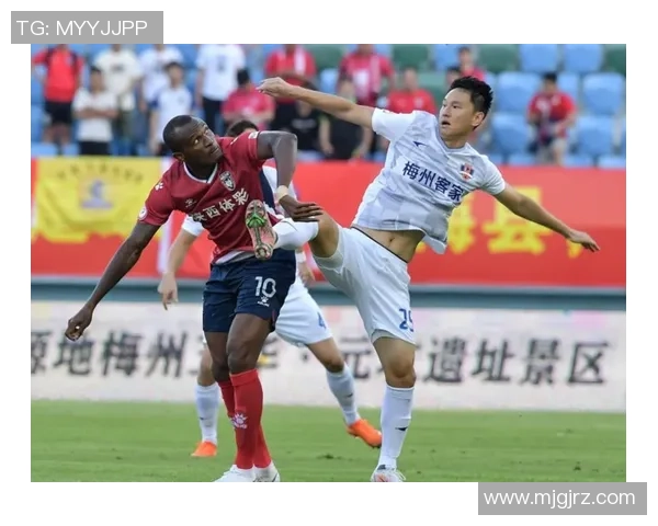 武汉羽毛球队在城市联赛中以79分稳居积分榜首位，展现强劲实力